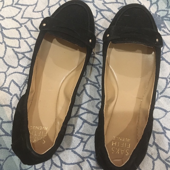 Saks Fifth Avenue black suede flats NWT - Picture 1 of 5